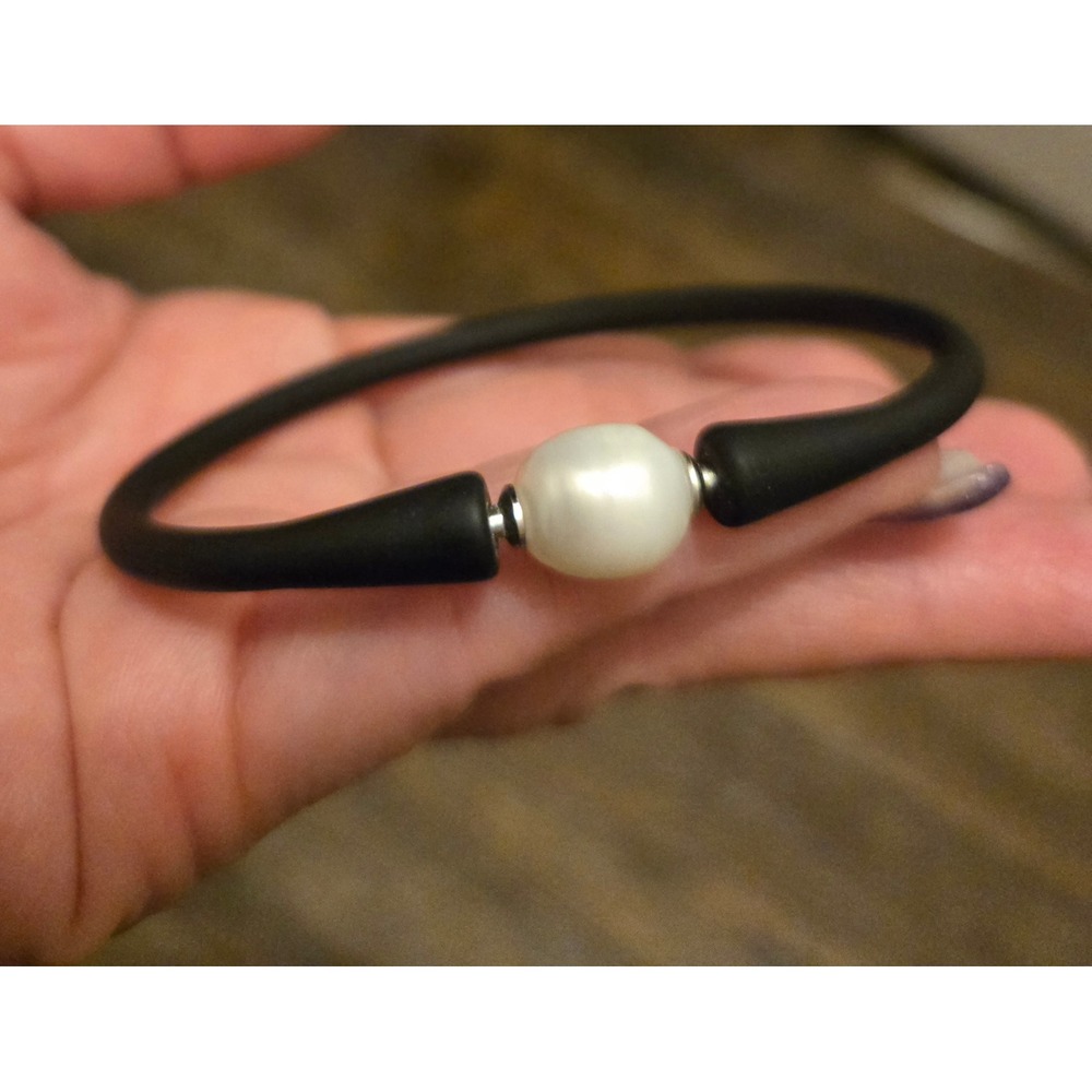 Canvas Jewelry Black Silicone Pearl Bangle Bracelet White Freshwater Pearl Matte